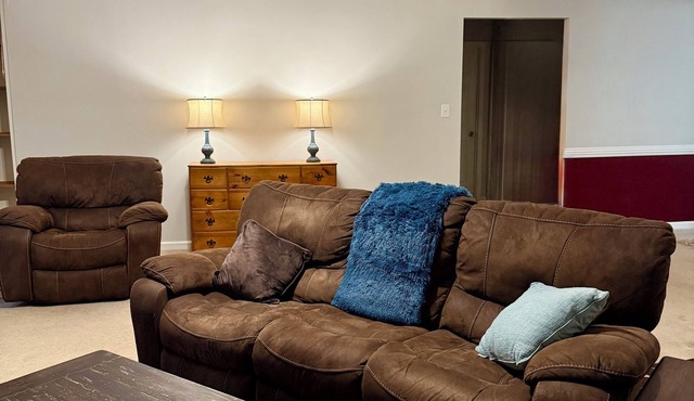 Charming & cozy 3BR 2B house in Cordova/Memphis within miles of entertainment.