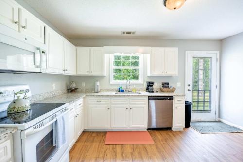 Charming Gray Home- 5 mins from GSU!