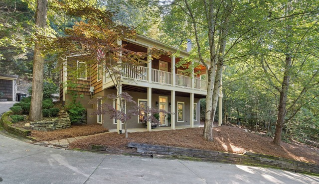 Charming Lake Burton Cottage with Private Dock & Boathouse
