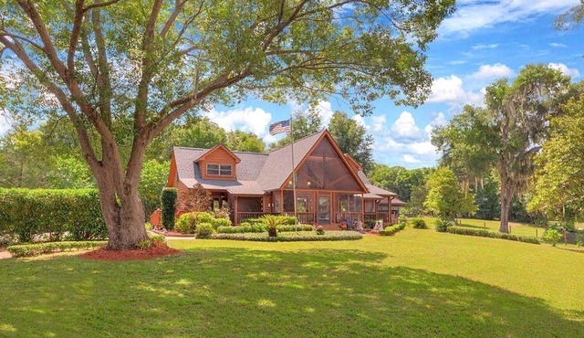 Charming Nautical-Themed Inn Room with Private Whirlpool & Lake Views Near Lake Helen, Florida