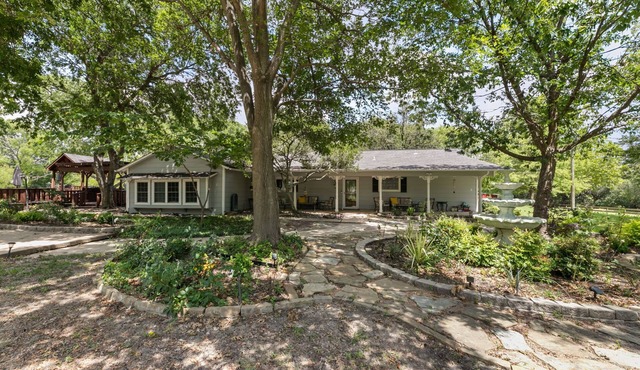 Charming private 3-bedroom Ranch with WiFi, AC, Pool in picturesque Princeton