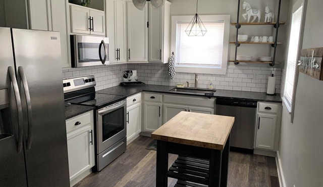 Charming renovated 3-bedroom house walking distance to downtown Elizabethtown.