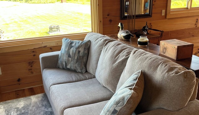Charming secluded 2-bedroom cabin with WiFi, AC in peaceful Richland Center