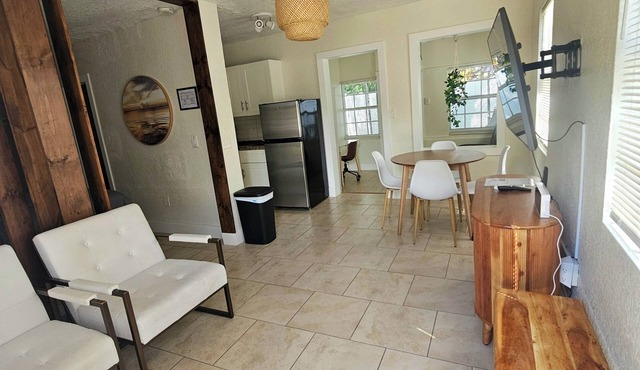 Charming Studio Apartment 1 in Fort Lauderdale.