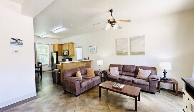 Chateau 14, spacious townhouse in Tickfaw, LA