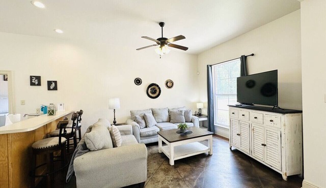 Chateau 17, spacious townhouse in Tickfaw, LA