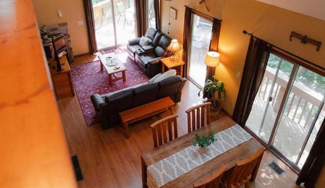 Cheerful Two Bdrm Cabin with Hot Tub & Pet Friendly