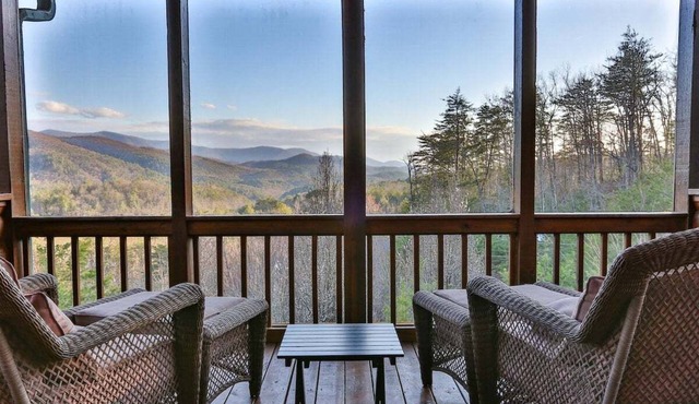 Cherokee Dreamer`s Den | Blue Ridge, GA