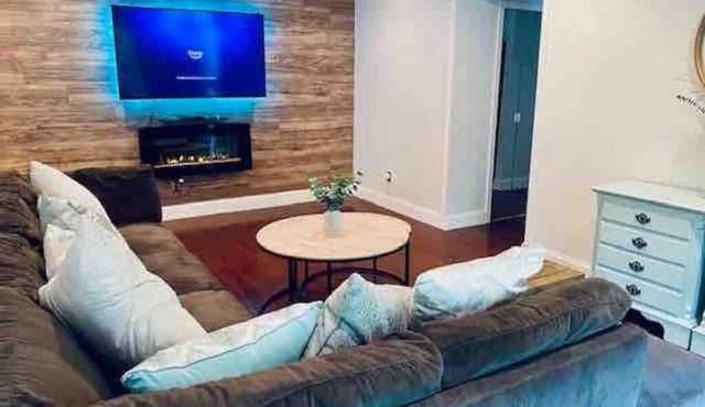 Chic Mosaic District 2BR/1BA Condo pet friendly near DC w/pool