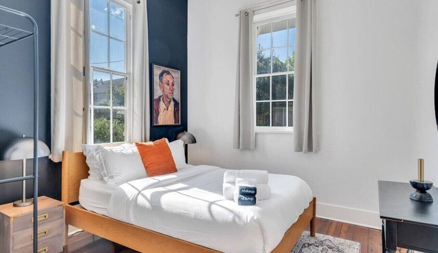 Classy Magazine St Apartment | Parking + Laundry