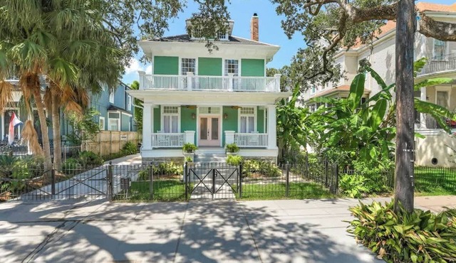 Classy Upscale Home | Perfect Uptown Location