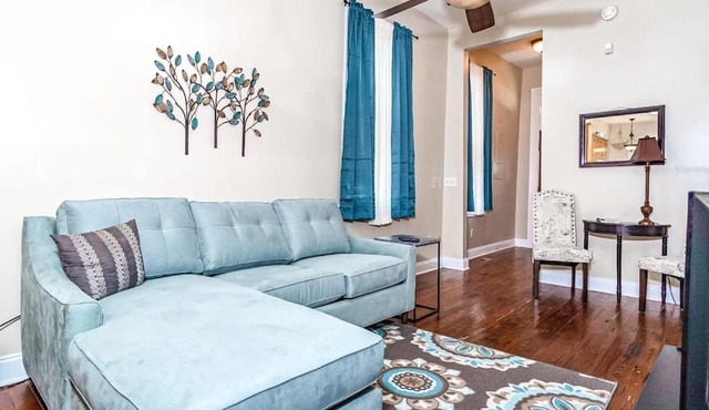 Closest Historic BnB to Ft Moore-Americana Cottage