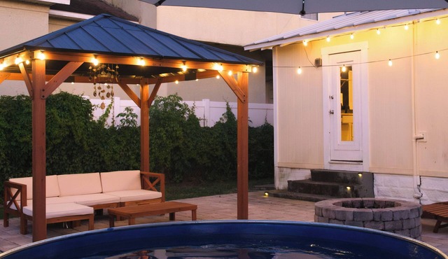 Coastal Bungalow ~ Firepit, Pool, Gazebo