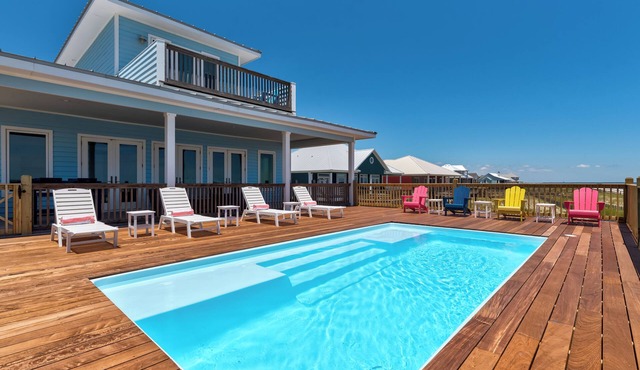 Coastal Charm | Thanksgiving opening. Beachfront, pool, hottub