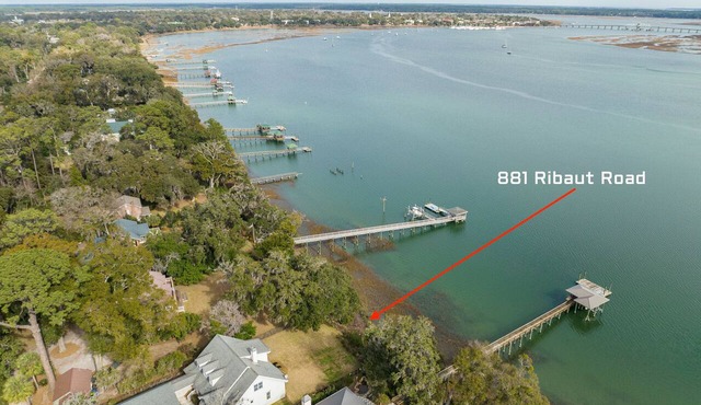 Coastal Getaway - Stunning Water Views!