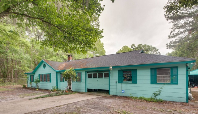 Coastal Home w/ Fire Pit, 2 Mi to Dtwn Darien