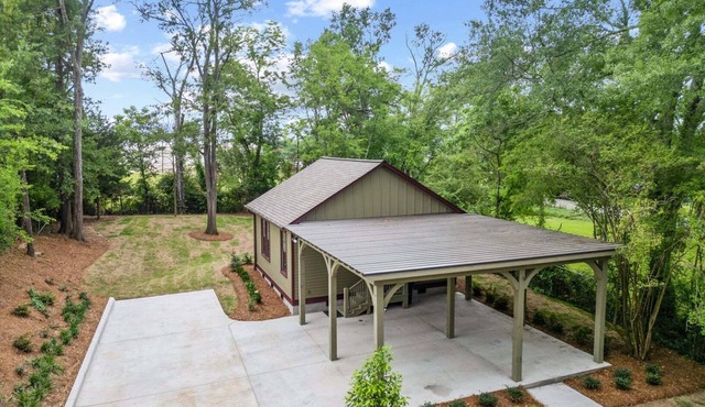 College St. Cottage | 1/1, Washer/Dryer, Walk to Downtown