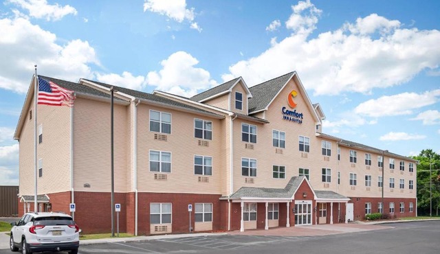 Comfort Inn & Suites Dothan Northside Plaza