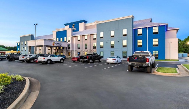 Comfort Inn & Suites River City Decatur