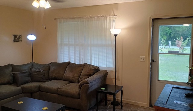 Comfortable 3-bedroom house in quiet Greenwood near Caverns SP. No pet fee.