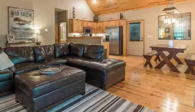 Comfortable Cabin in Hiawassee across from Lake&Fairgrounds