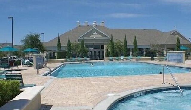 Comfortable Vacation Townhouse Close to Disney