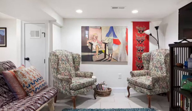 Comfy, clean one-bedroom unit in Columbia Heights