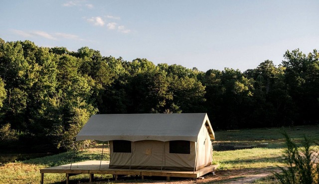 Comfy Tented Cabin Spectacular for a Couples Retreat in South Carolina