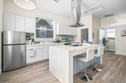 Costa 1BD Lake Condo - Paradise in a Beautiful Area