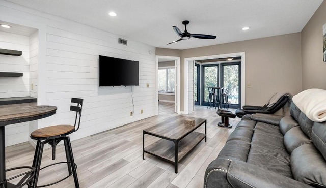 Courtside Villas 865