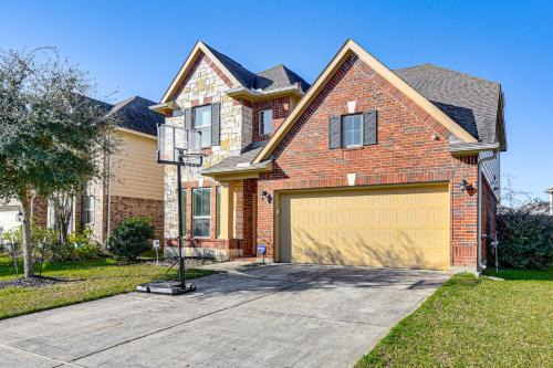Covered Patio & Spacious Yard: Houston Area Home!