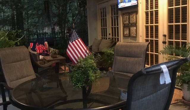 Cozy 1-bedroom 1 bath guest house 5 minutes from Ole Miss Campus