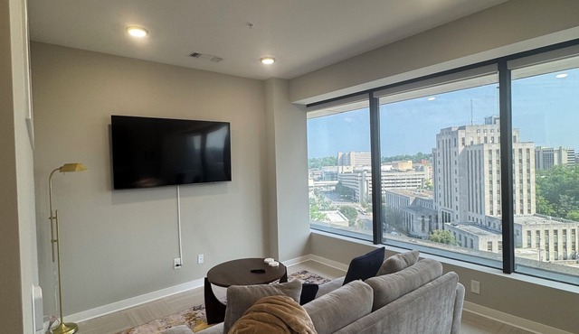 Cozy 1-bedroom apartment with WiFi and pool in charming Birmingham!
