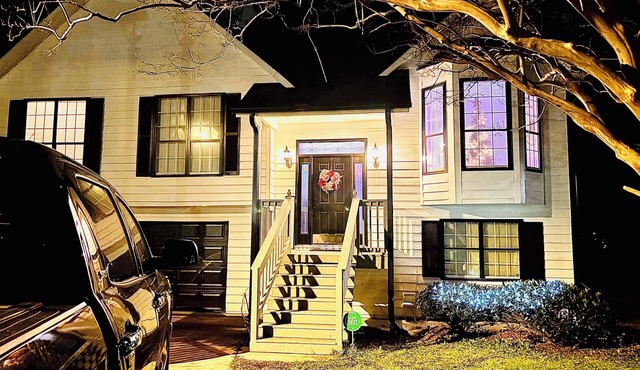 Cozy 1-bedroom house in welcoming Stone Mountain with AC