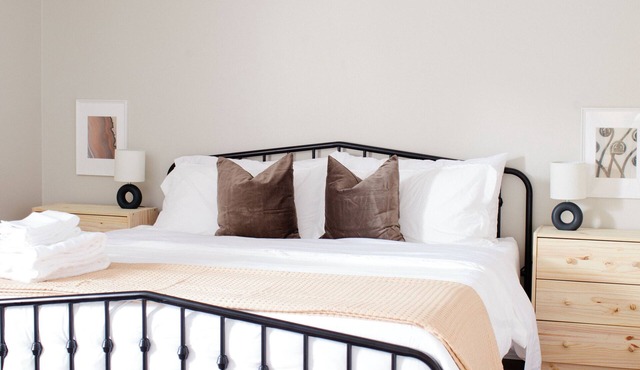 Cozy 2BR Retreat | Close to Top Mobile Attractions