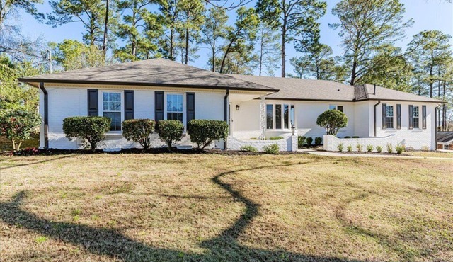 Cozy Augusta home walking distance from Augusta National Golf Course and Masters