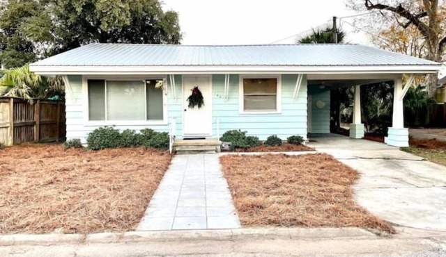 Cozy beach cottage in Biloxi and only 5 minutes from Ocean Springs!