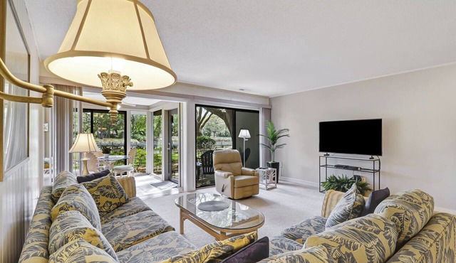 Cozy Beach Retreat with Tennis! Short walk to the beach!