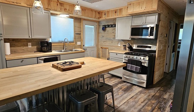 Cozy Cabin/Home with Pool Table 5 minutes from Chickamauga Lake