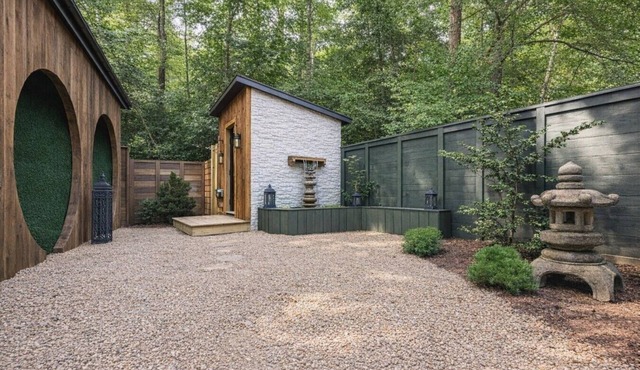Cozy Cabin Retreat w/Hot Tub! The Kingfisher