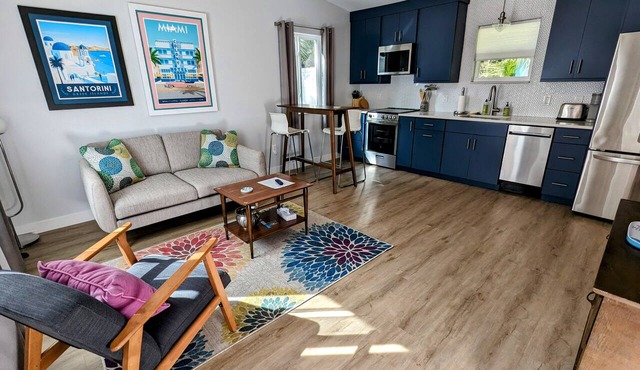Cozy Cottage close to UF, Stadium, and downtown Gainesville!
