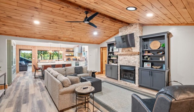 Cozy Cove with HOT TUB Firepit SUPs and More