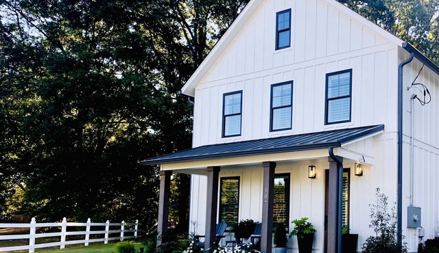 Cozy Downtown Retreat! Patio + Fire Pit + Garden