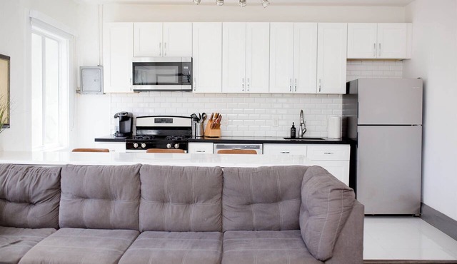 Cozy - full kitchen & 10ft island - 1.2G Wifi