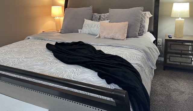 Cozy Gated 1-Bedroom Apartment