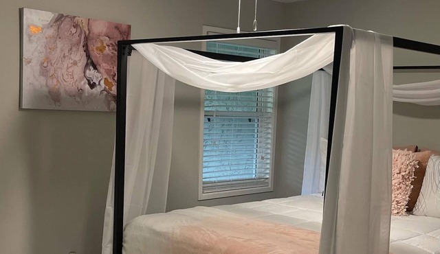 Cozy getaway near the Braves Stadium & Mall