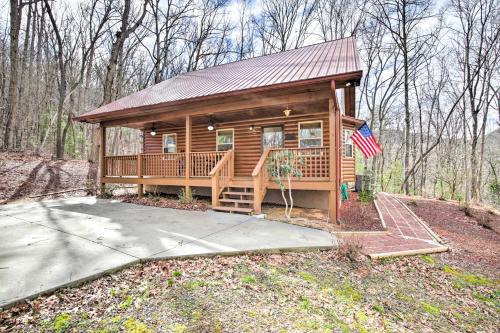 Cozy Hayesville Retreat w/Deck & Mtn Views!