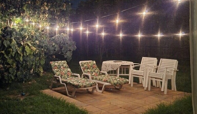 Cozy Home Away From Home! 3 Bedroom/2 Bath. Screened Room