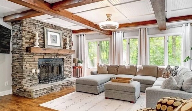 Cozy home, just minutes from Main St.