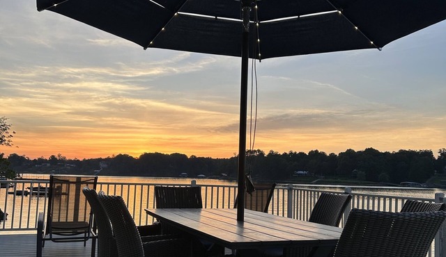 Cozy in the Cove: Smith Lake Cullman County: Private Dock! Year Round Water
